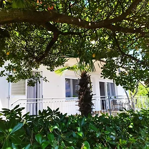 apartments-garden-i.primorje-gorskikotar.com/